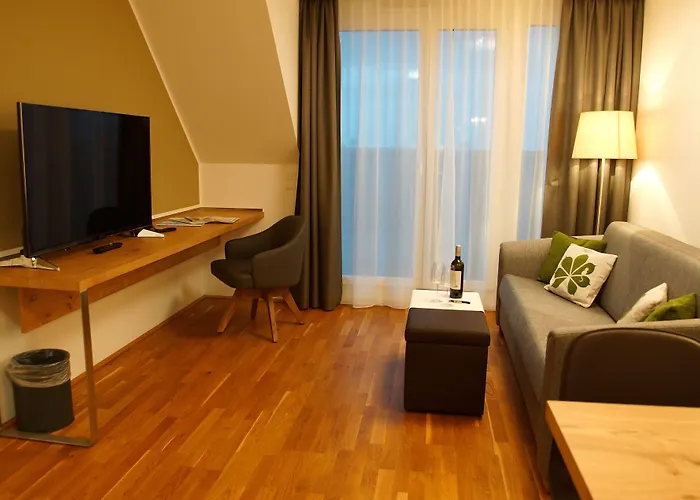 Отель Parks 73 The Townhouse 4*