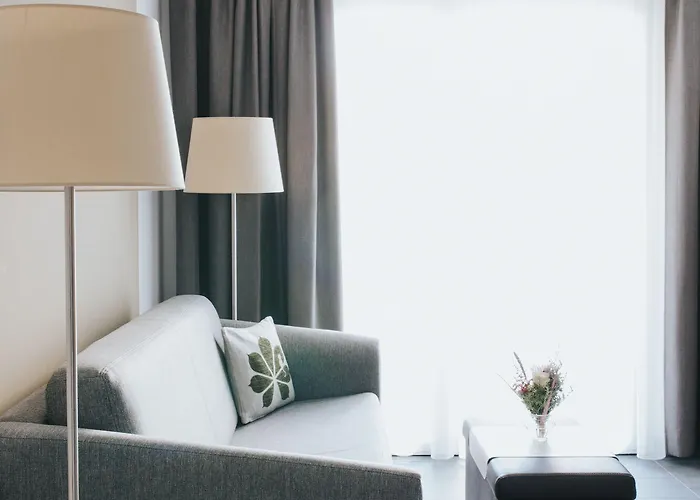 Parks 73 The Townhouse Hotel 4*