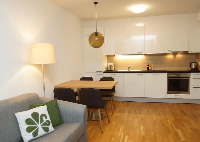 Parks 73 The Townhouse فندق