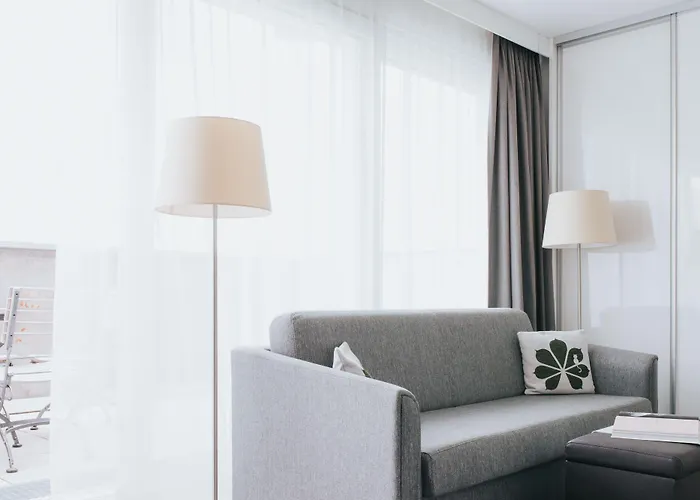 Parks 73 The Townhouse Отель